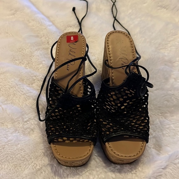 Wild Pair Womens Haylinn Woven Tie Up Platform Wedge Heels Shoes - Picture 2 of 3